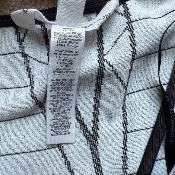 Womens BCBGeneration Black White Pattern Crop Knit Tank Top BCBG Sleeveless M/L - Picture 12 of 12